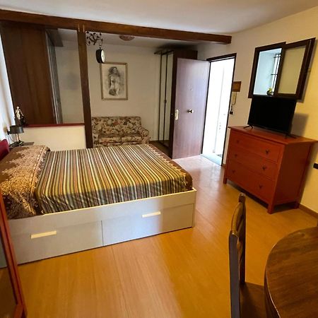 House With Private Garden Apartment Roma Ngoại thất bức ảnh